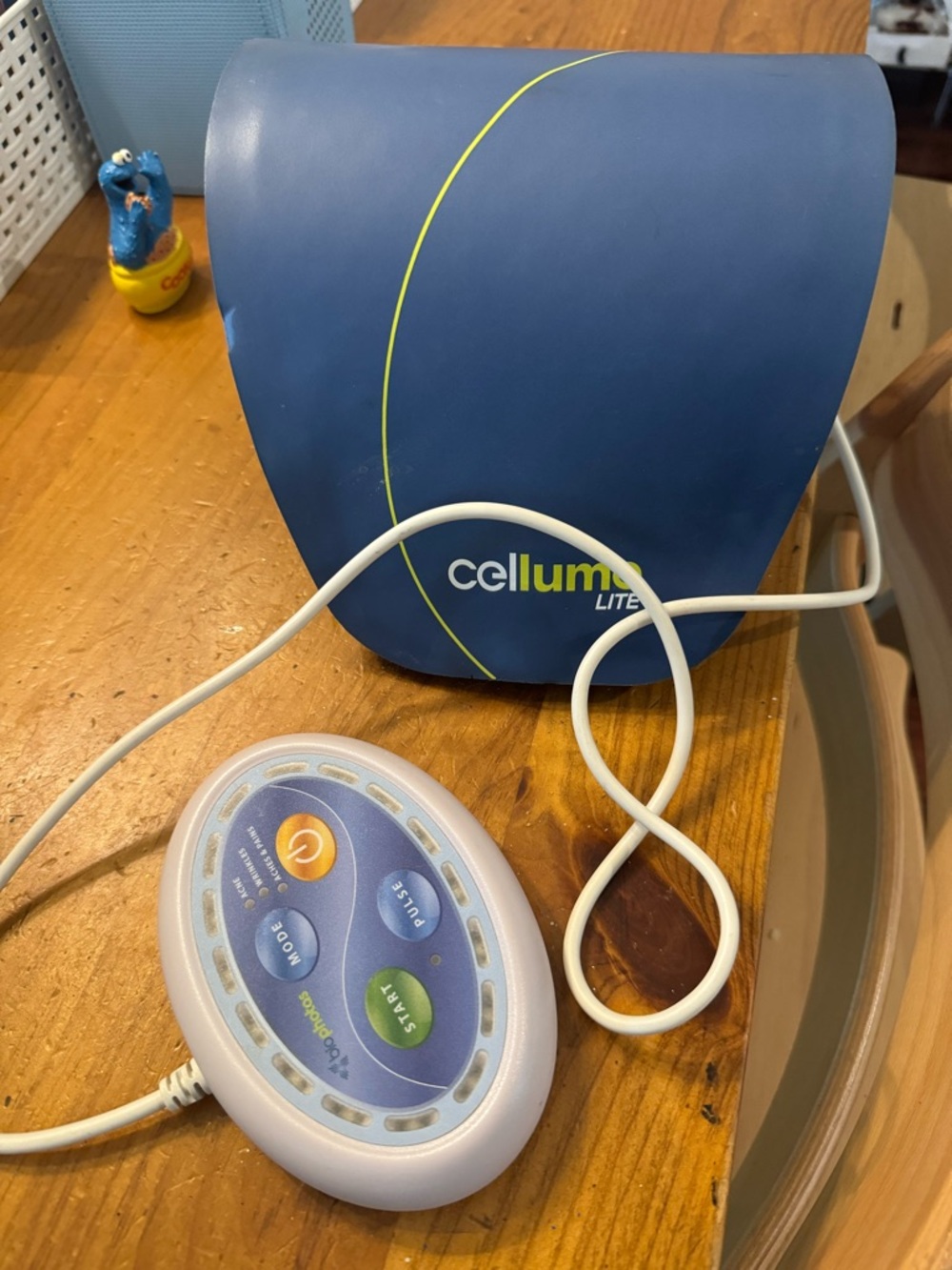 Celluma LITE LED Light Therapy Device - Picture 7 of 8